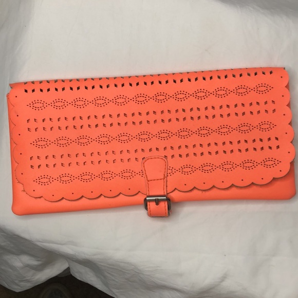 AMERICAN EAGLE OUTFITTERS bright fluorescent Orange clutch bag. - Picture 10 of 10